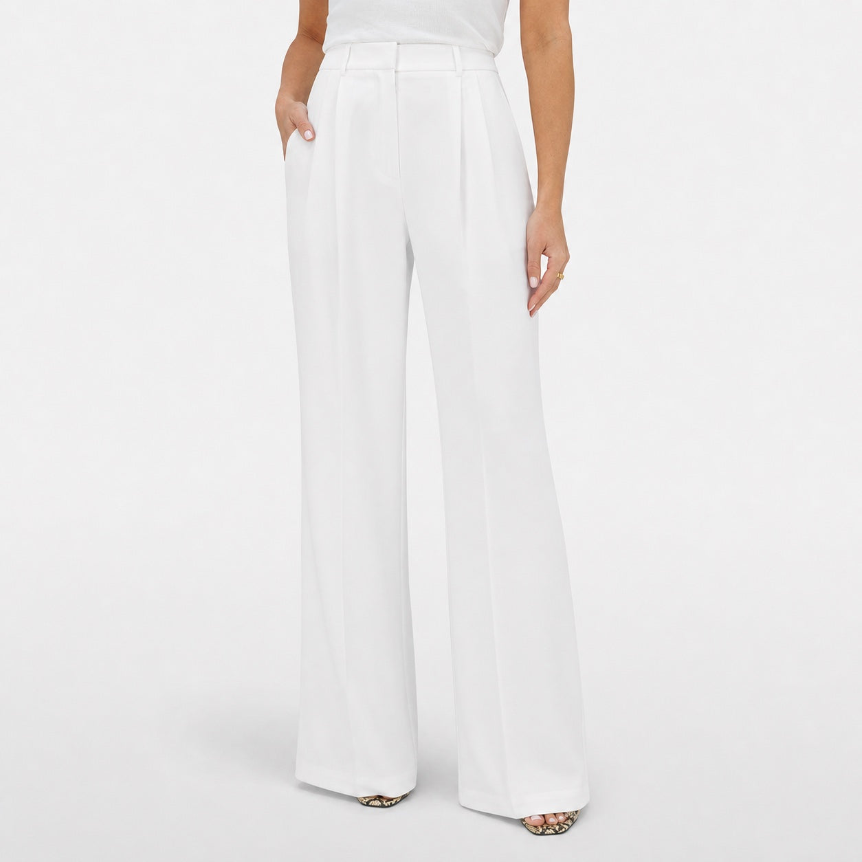 Women's Tailored Trousers High-Rise Pleated Wide-Leg Fit - White front