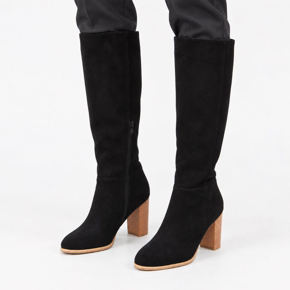 batch257_black_model_2-0_detail.jpg