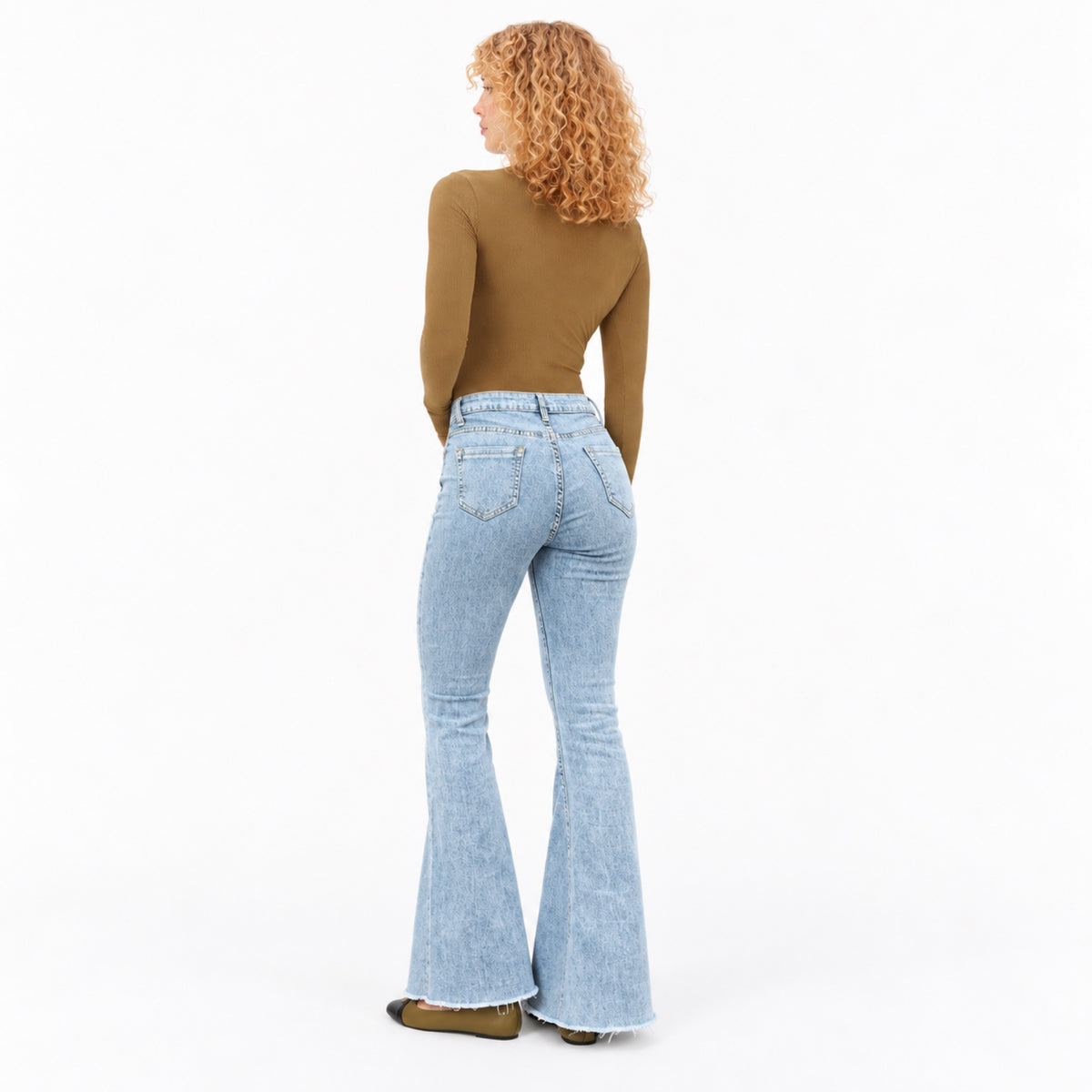 batch273_light-blue_model_3-3_back.jpg