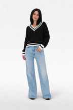 Women's Cable-Knit V-Neck Jumper Varsity Trim Relaxed Fit - Black full front